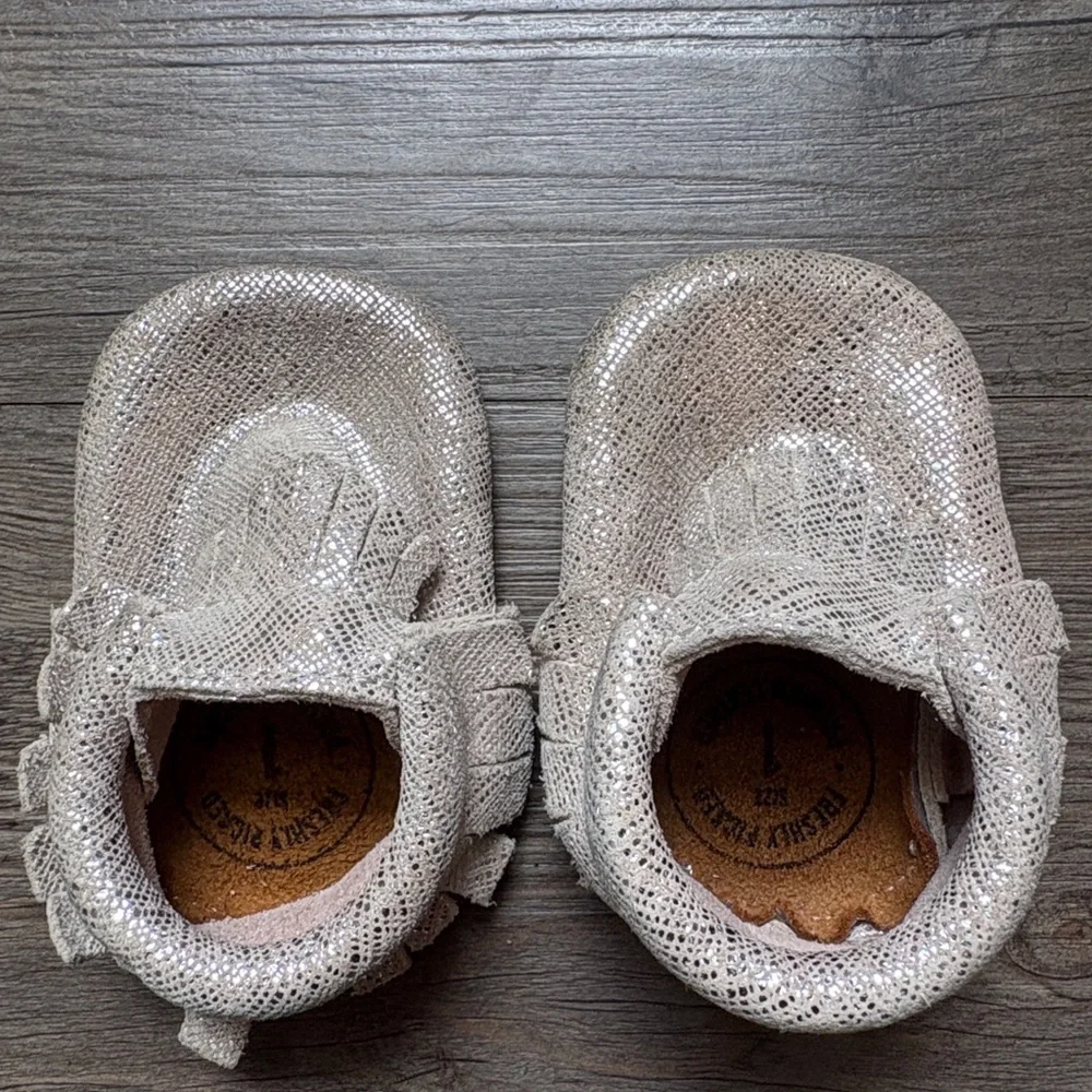 Freshly Picked Infants Leather Fringe Moccasins In Metallic Size 1 3-6 M